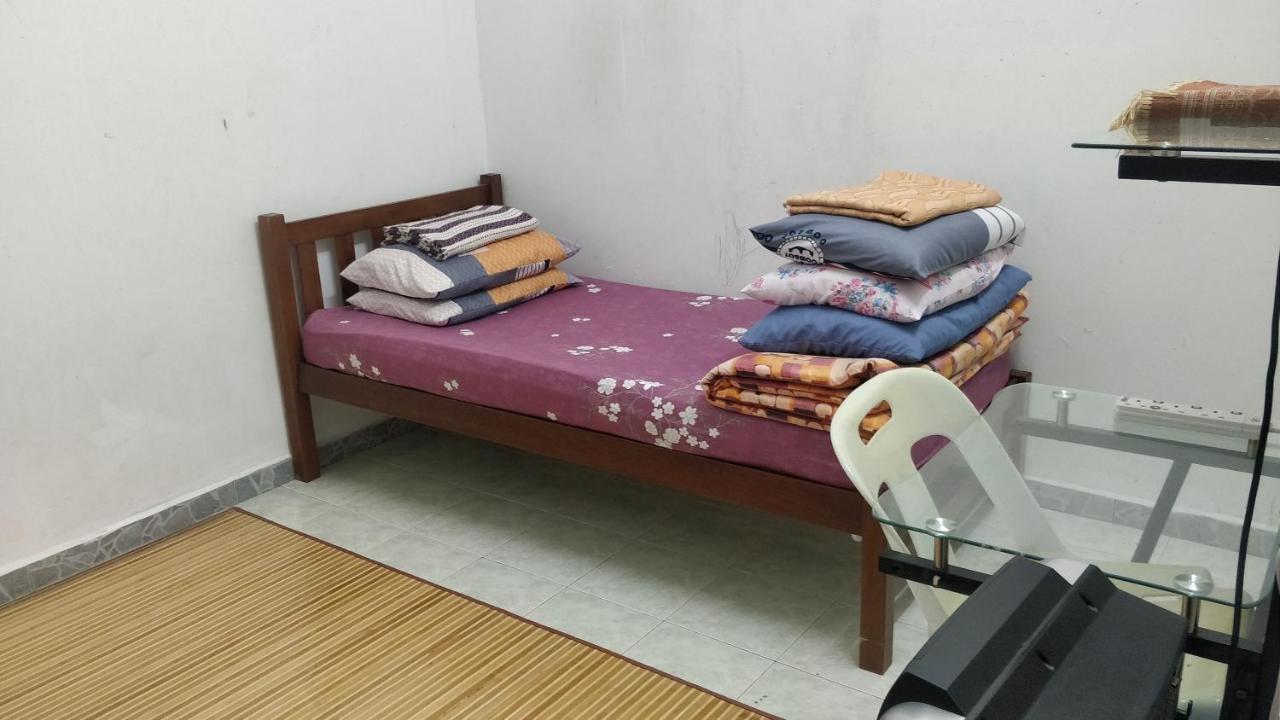 Homestay Budget Lenggong Kampong Ulu Jepai Eksteriør bilde